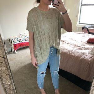 Short sleeve sweater